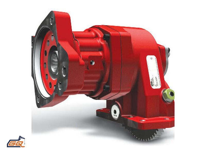 Side-mount PTO with an output flange for the hydraulic pump