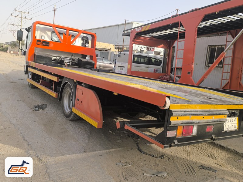 Deck fully lowered until it touches the ground Deck fully lowered until it touches the ground