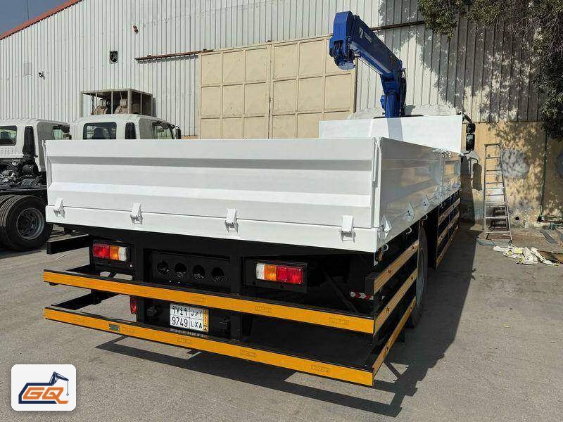 Fully fabricated steel cargo body with drop sides and rear bumpers Fully fabricated steel cargo body with drop sides and rear bumpers